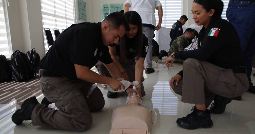 Capacitan A Elementos De Las Fuerzas Armadas Sobre Primeros Auxilios En